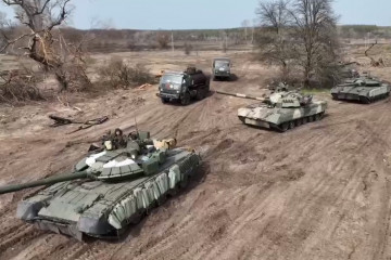Carros de combate rusos en Ucrania. Foto Ministerio de Defensa de Rusia