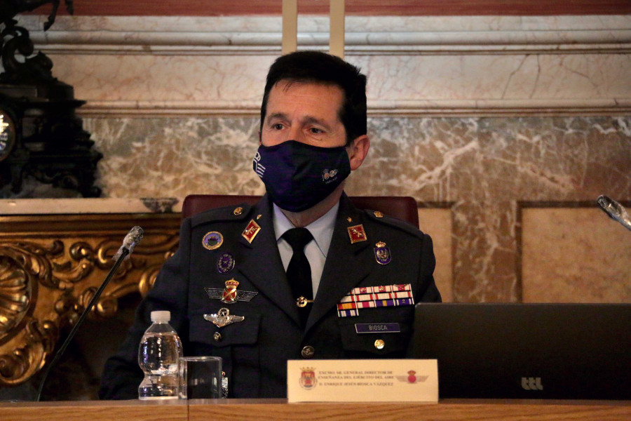 Teniente general biosca