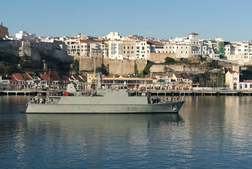 Cazaminas armada
