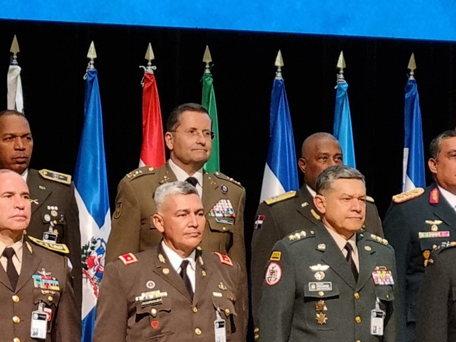 Jeme general enseñat en la CEA