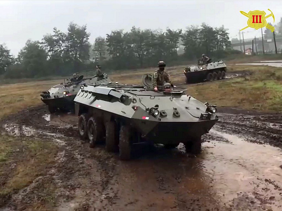 Curso de conducción carro Mowag 8x8 en la III División de Montaña foto Ejército de Chile