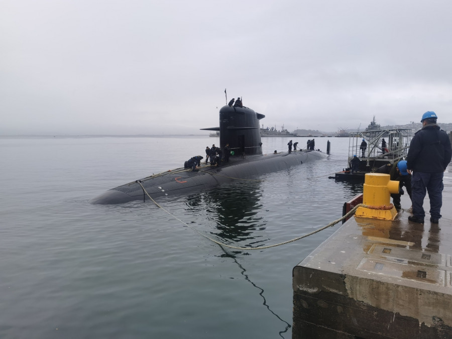 Submarino Carrera arribando a la base naval de Talcahuano foto Armada de Chile