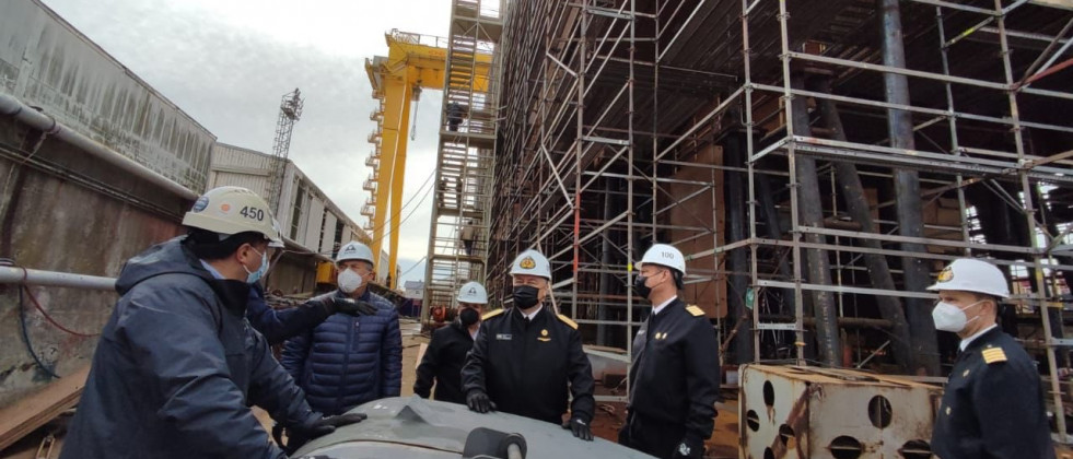 Las autoridades conocieron el proceso de construcción del rompehielos Almirante Óscar Viel foto Subsecretaría de Defensa