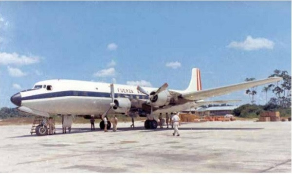 DC 6 FAP 381 FuerzaAereaPeru