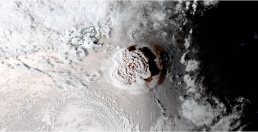 ErupcionVolcanTonga 15ene2022 Satelite GOES West NASA