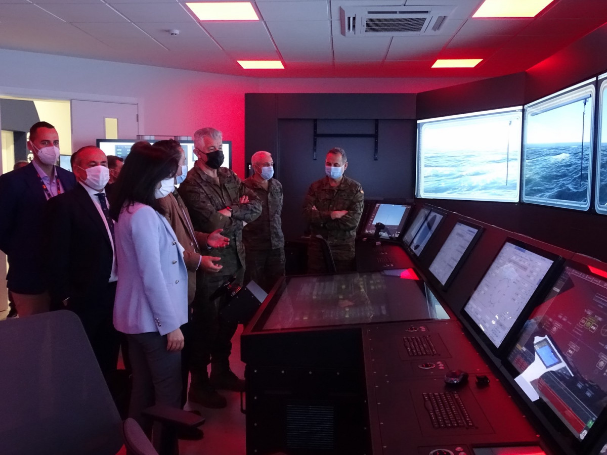 Visita de futer a las instalaciones de navantia sistemas