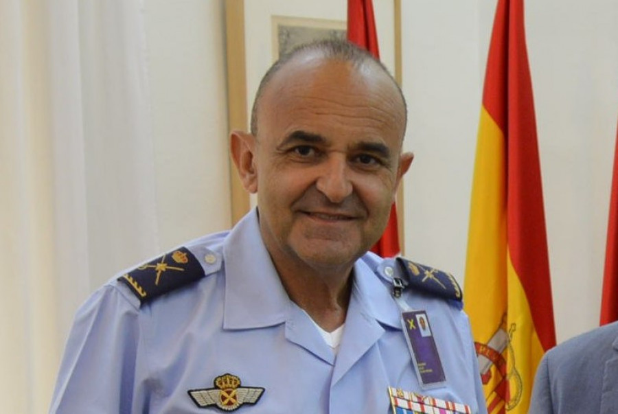 Ayuso inta foto del ayuntamiento de alcala