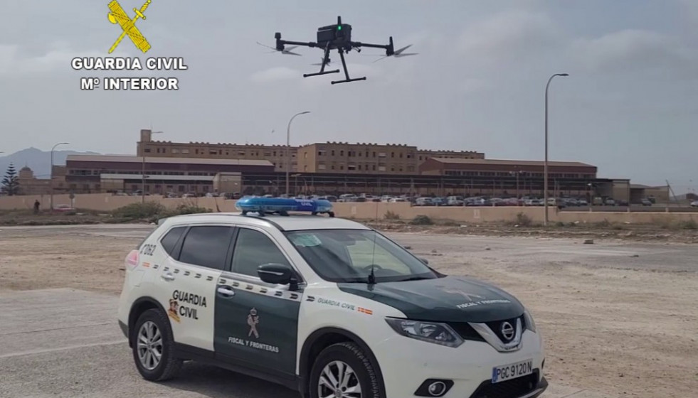 Melilla despliega dos drones tras la apertura de la frontera entre España y Marruecos