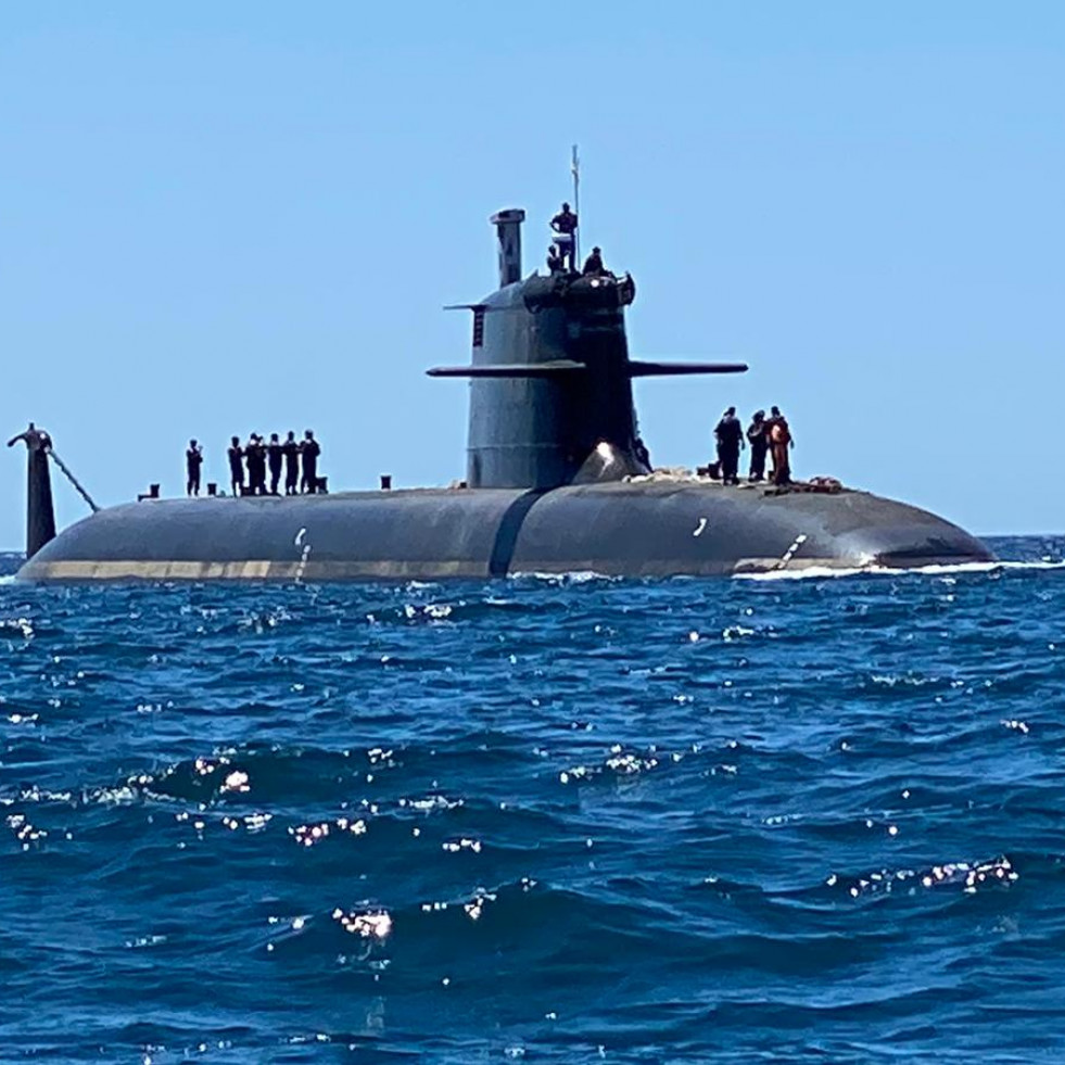 Submarino S81 en el mar