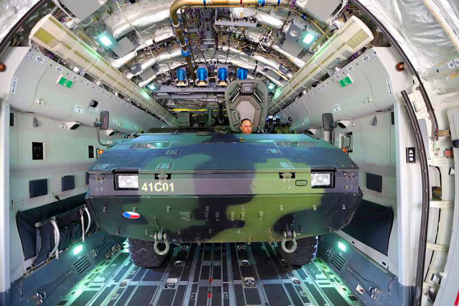Pardubický deník   Prezentace letounu EMBRAER KC 390   fotogalerie 11