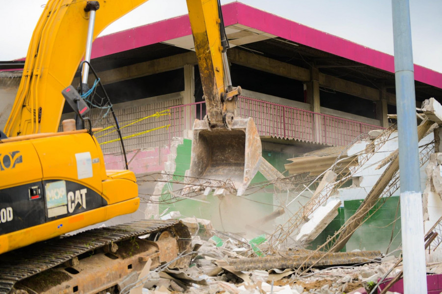 Inician demolición de Escuela Militar en El Salvador para iniciar obras de estadio donado por China