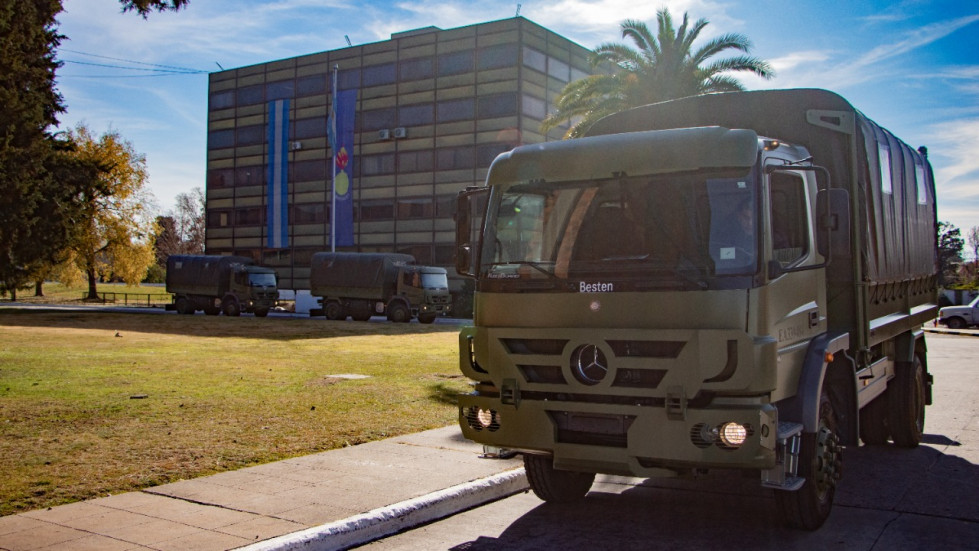 Camion 4x4 ejército argentino Mercedes Benz Atego 1726 16 06 22 [mindef] 1