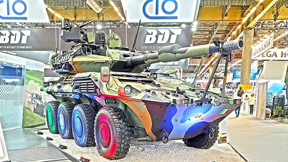 A Centauro II e a torre Hitfact MK II, as propostas do IDV e Leonardo para o Exército Brasileiro