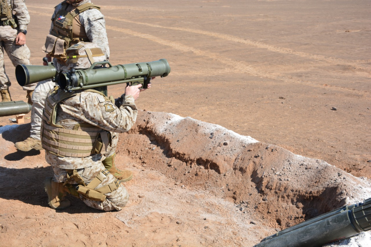 El Eju00e9rcito de Chile efectu00faa tiro de combate con el sistema antiblindaje Carl Gustaf de Saab 005