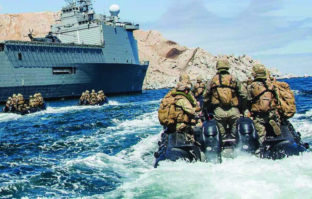 Infantes de Marina ejecutando una operaciu00f3n anfibia desde el buque multipropu00f3sito LSDH 91 Sargento Aldea en el norte del pau00eds Foto Armada de Chile