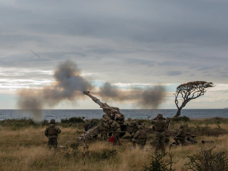 DIM 4 Cochrane entrenamiento obu00fas G4 de 155 mm Foto Armada de Chile