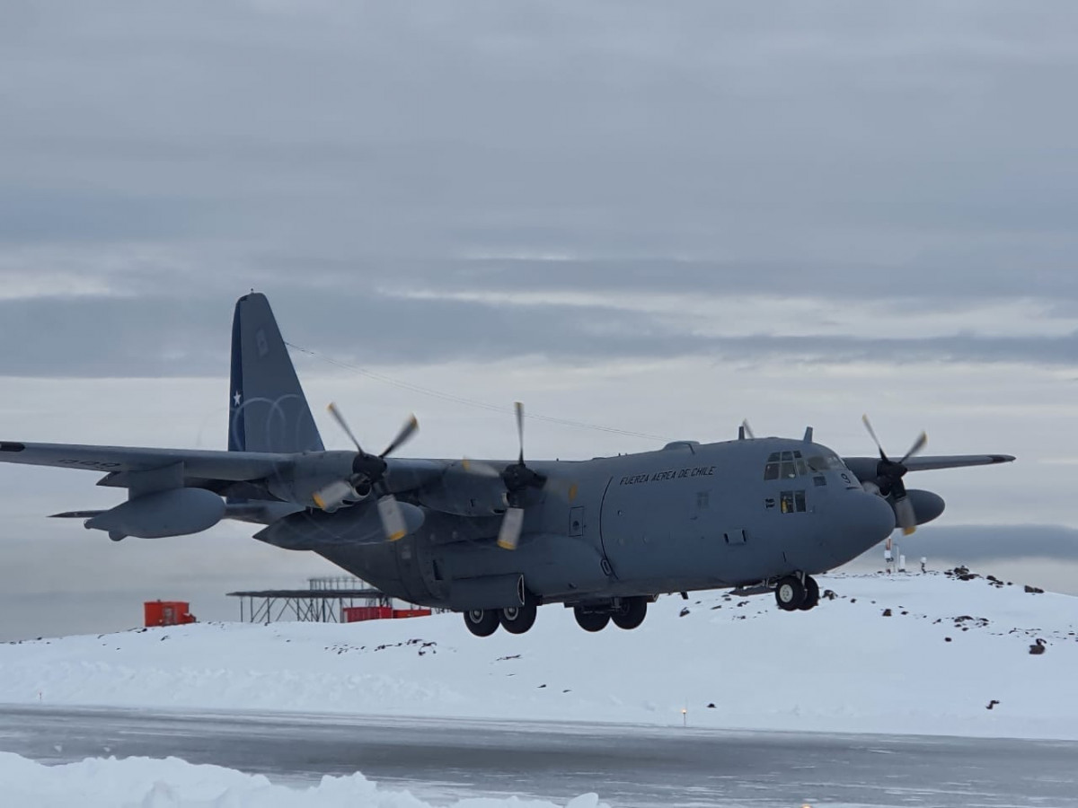 KC 130R Hercules numeral 999 de la FACh operando en la Base Au00e9rea Antu00e1rtica Presidente Eduardo Frei Montalva Foto FACh