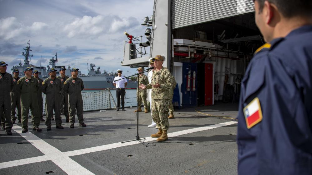 Visita vicealmirante Michael Boyle a fragata Lynch Foto Mass Communication Specialist 3rd Class Elizabeth Grubbs US Navy