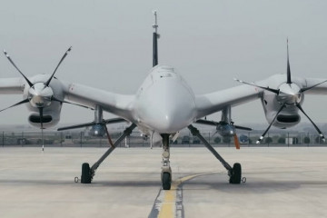 El UCAV Akinci de Baykar lanza por primera ver un misil guiado por láser