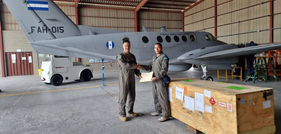 EEUU dona motor de avión a Honduras