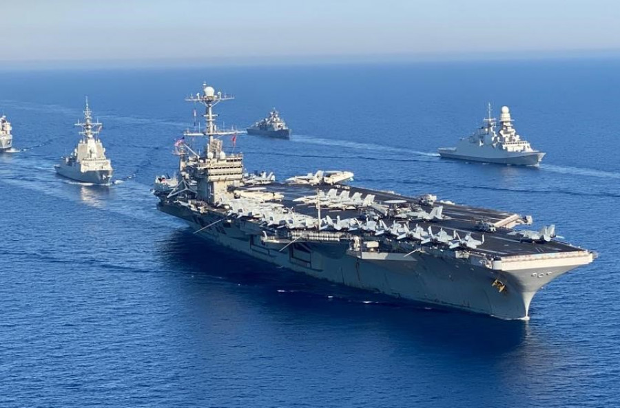 Fragata juan de borbon y portaviones harry s. truman