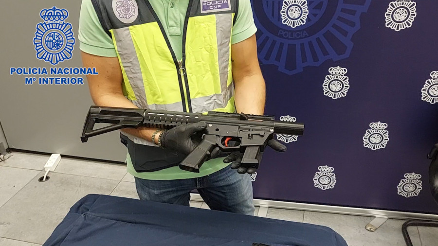 Subfusil arma policia nacional
