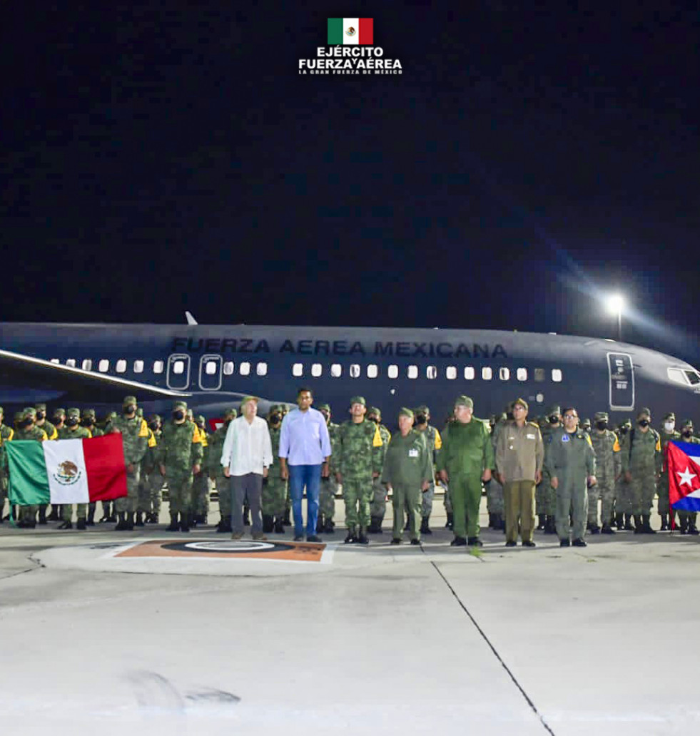 Fuerza Aérea Mexicana establece puente aéreo a Cuba en apoyo en incendio