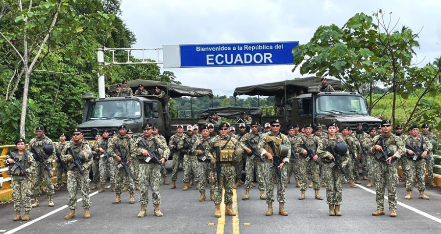 INFANTERIA DE MARINA ECUATORIANA ZETROS  Foto ARE