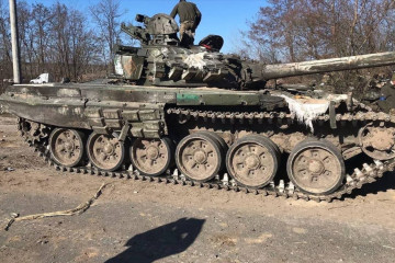 Carro de combate ruso dañado en Ucrania. Foto Oryx