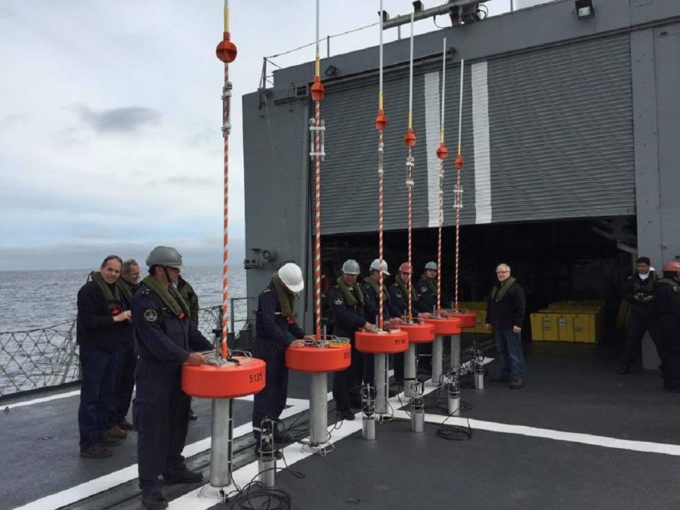 Sistema MASS a bordo de la fragata antisubmarina Type 22 FF 19 Almirante Williams de la Armada de Chile Foto Met Ocean Telematics