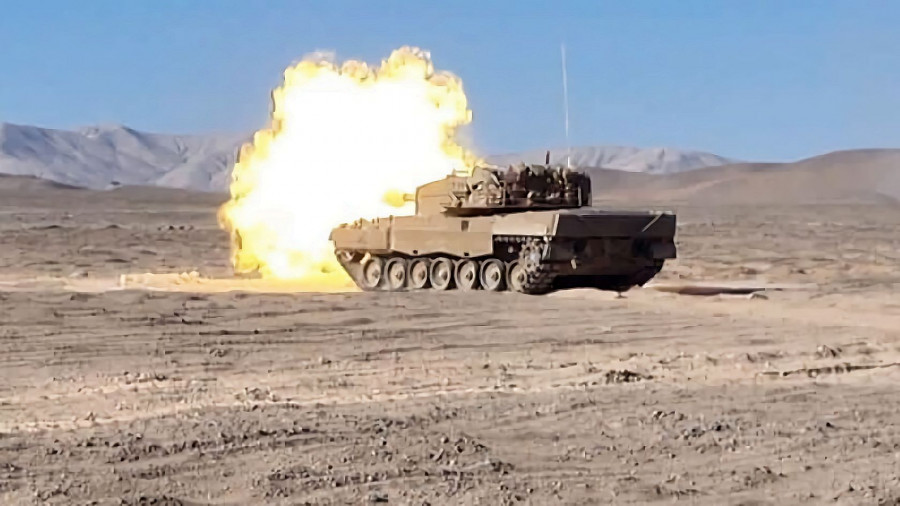 Disparo de Leopard 2A4 del Grupo de Tanques Exploradores Foto Ejército de Chile