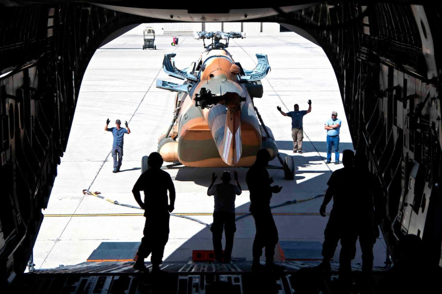 Envío de un helicópteros a Ucrania por parte de Estados Unidos. Foto DOD
