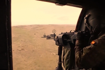 Ametralladora helicoptero cougar irak