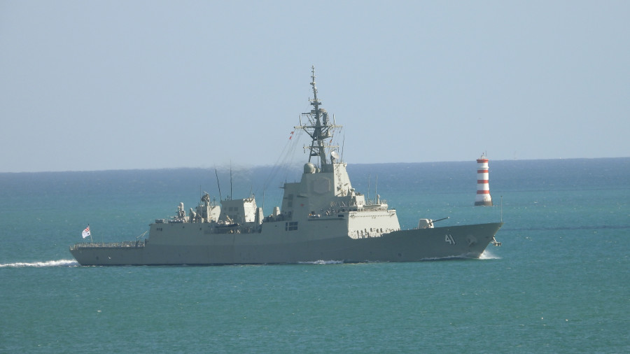 Destructor de la clase Hobart HMAS Brisbane. Foto Real Armada de Australia