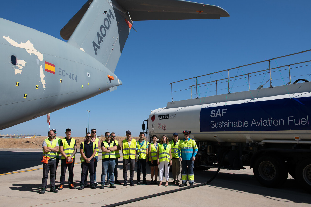 Equipo de ensayo del uso de combustible SAF en un A400M. Foto Airbus