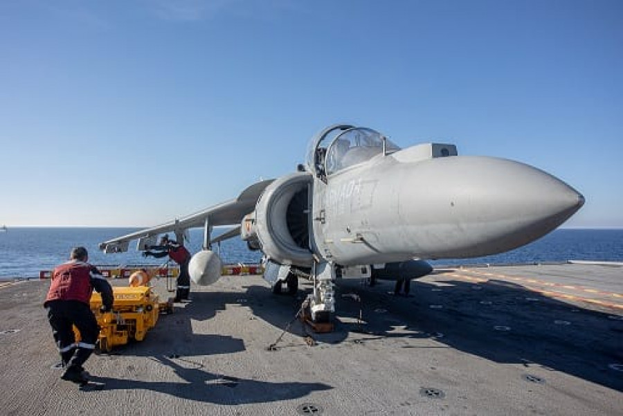 Caza harrier buque juan carlos I