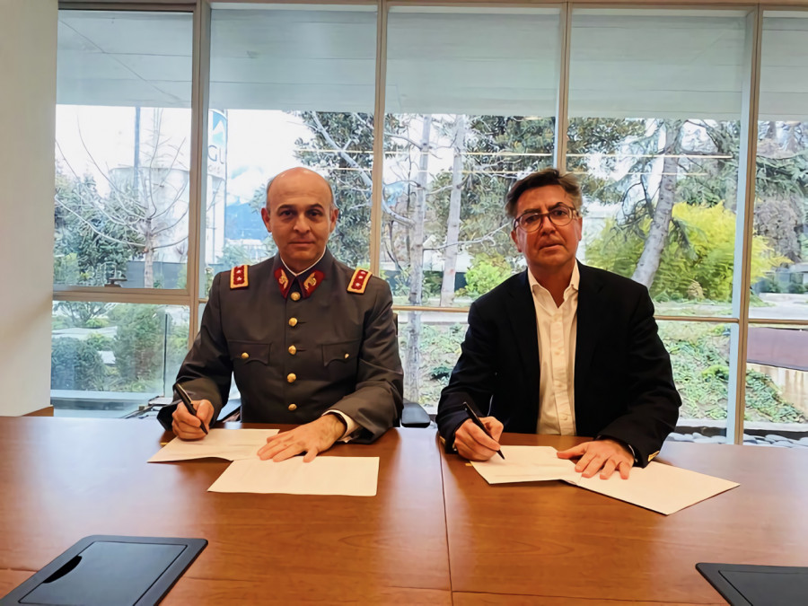 Firma de convenio entre el Cedoc e Inacap Foto Ejército de Chile