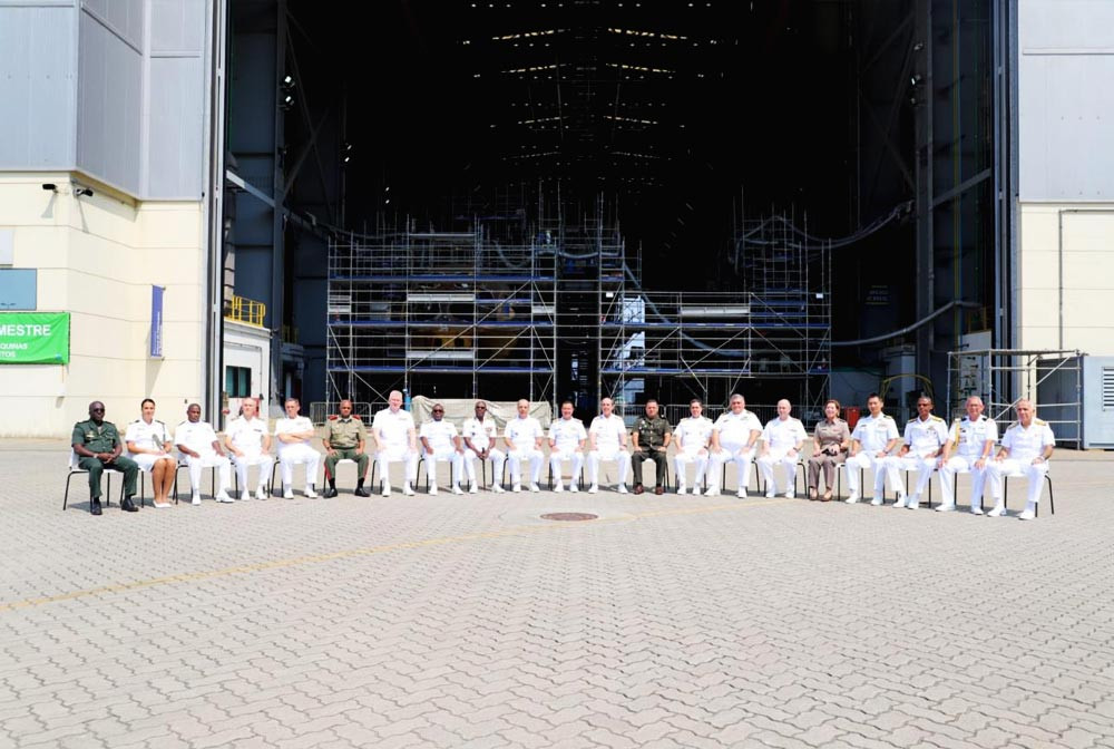 Visita de delegaciones a CNI Foto Marina de Brasil