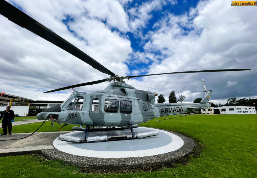 Bell 412i Armada Colombiana 4