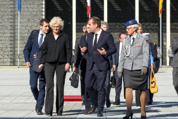 Los ministros de Defensa de Francia, Sébastien Lecornu, y Alemania, Christine Lambrecht. Foto Ministerio de las Fuerzas Armadas de Francia