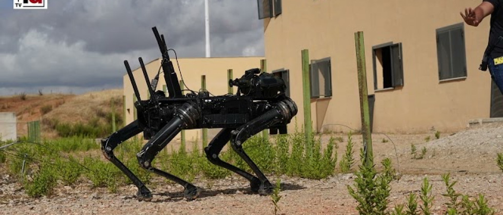 La Brigada Paracaidista prueba el perro robot de Ghost Robotics