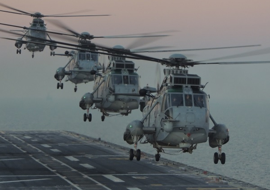 SH 3D SeaKing ArmadaEspana despeguesimulatenoBPEJuanCarlosI dic2015 ArmadaEspana 600px