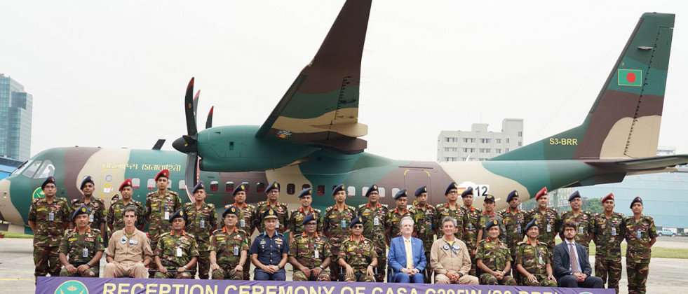Segundo avión C 295 suministrado por Airbus a Bangladesh. Foto ISPR