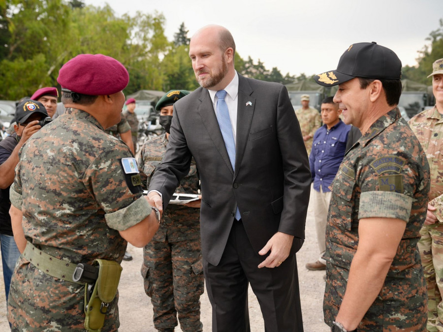 EE.UU. donó 95 vehículos al Ministerio de Defensa de Guatemala