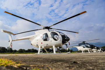 EE.UU. entrega cuatro helicópteros MD530F a la Fuerza Aérea Salvadoreña