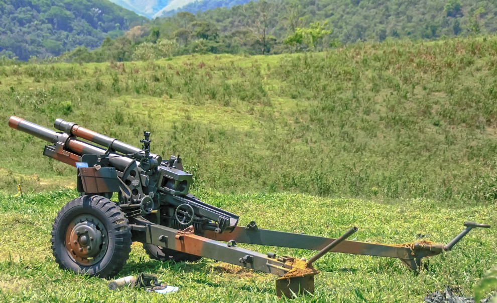 Artilharia   obuseiro M101A1