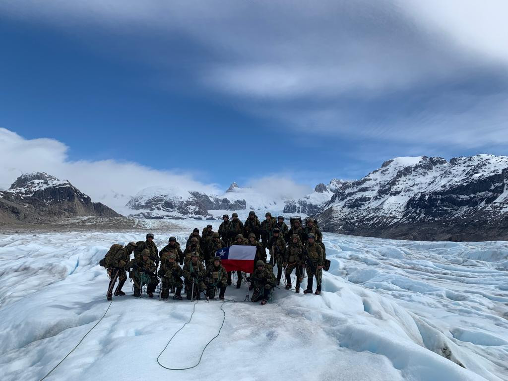 CAD Cochrane ejercicio en glaciares Foto Eju00e9rcito de Chile 002