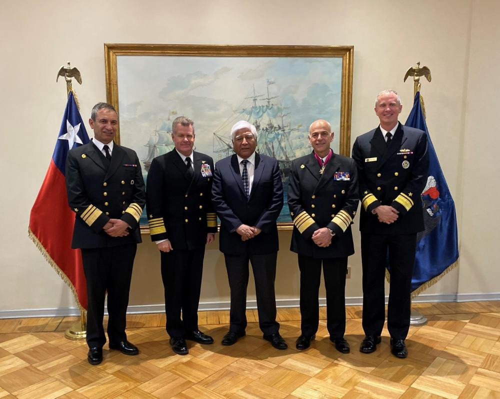 Almirante Paparo en Chile Foto US Navy 002