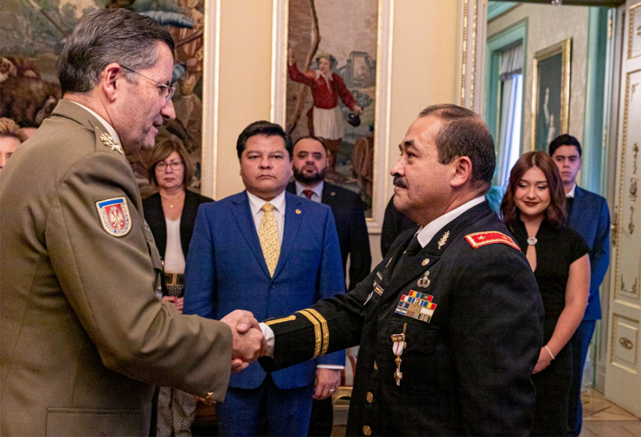 56 imposicion cruz salvador