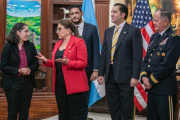 Subsecretaria de Defensa de EE.UU. Melissa Dalton, se reunió con la presidenta de Honduras, Xiomara Castro.jfif 2
